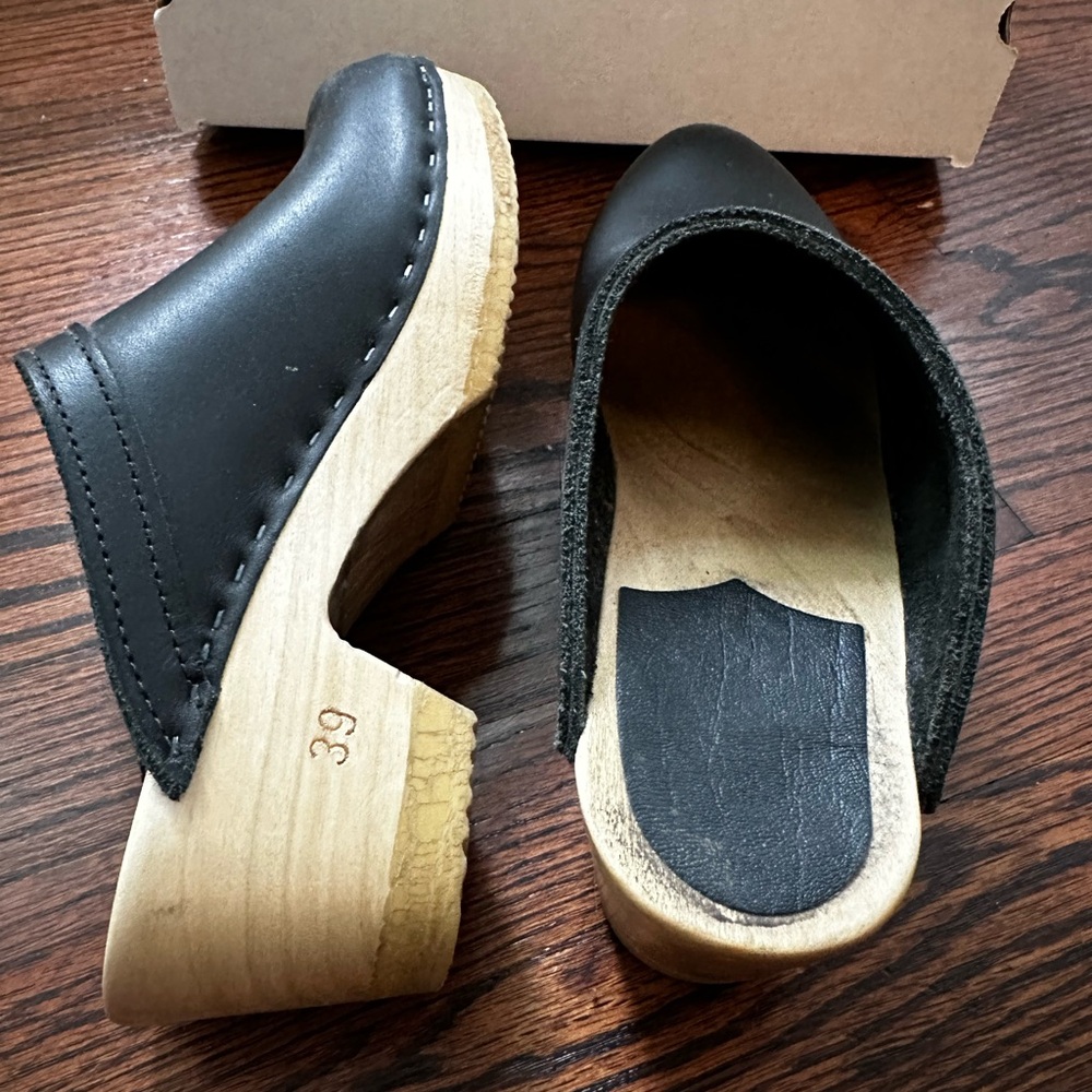 No. 6 Old School Clog